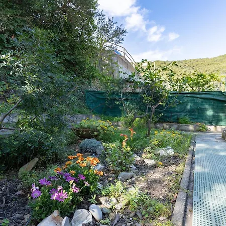 Garden An Seaview By Interhome Appartement