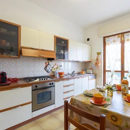 Appartement Garden An Seaview By Interhome Laigueglia
