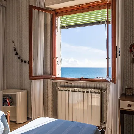 Garden An Seaview By Interhome Appartement