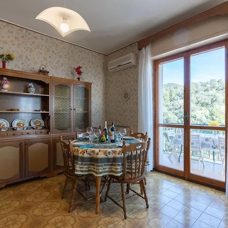Garden An Seaview By Interhome Appartamento Laigueglia