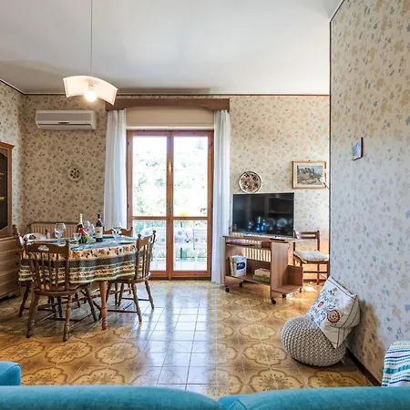 Garden An Seaview By Interhome Appartamento *