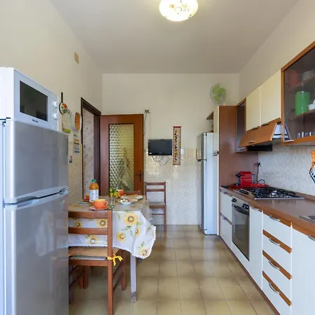 Garden An Seaview By Interhome